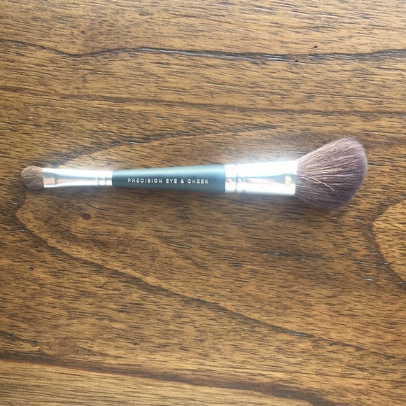 Bare Minerals Precision Eye and Cheek Brush Duo - Picture 2 of 4